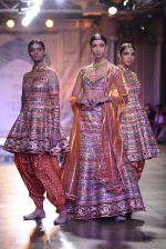 Models Walk the ramp for Reynu Taandon at the FDCI India Couture Week 2016 (63)_57922bfe80d5d.JPG