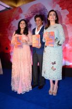 Shahrukh Khan, Nita Ambani at the launch of Gunjan Jain_s Book She Walks She Leads on 21st July 2016 (152)_5791de2c0b45d.JPG