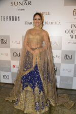 Yami Gautam walks the ramp for Rimple and Harpreet Narula at the FDCI India Couture Week 2016 on 22 July 2016 (19)_57922e93a5ca8.JPG