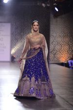 Yami Gautam walks the ramp for Rimple and Harpreet Narula at the FDCI India Couture Week 2016 on 22 July 2016 (26)_57922f0db7e5e.JPG