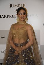 Yami Gautam walks the ramp for Rimple and Harpreet Narula at the FDCI India Couture Week 2016 on 22 July 2016 (50)_57922ea76d81d.JPG