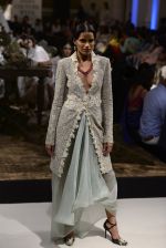 during Anamika Khanna showcase When Time Stood Still at the FDCI India Couture Week 2016 on 22 July 2016 (87)_57937c0e6dce1.JPG