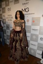 Kangana Ranaut walks for Manav Gangwani latest collection Begum-e-Jannat at the FDCI India Couture Week 2016 on 24 July 2016 (27)_5794c7a74595d.JPG