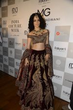 Kangana Ranaut walks for Manav Gangwani latest collection Begum-e-Jannat at the FDCI India Couture Week 2016 on 24 July 2016 (30)_5794c7a95612e.JPG
