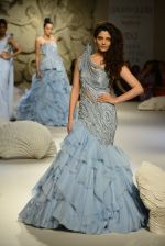 Saiyami Kher during showcase of Gaurav Gupta collection scape song at FDCI India Couture Week 2016 on 23 July 2016 (16)_57943cd6e78b7.JPG