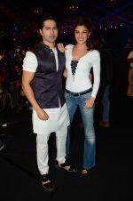 Varun Dhawan, Jacqueline Fernandez promote Dishoom on the sets of Pro Kabaddi League 2016 Television show on 23 July 2016 (1)_57946a6a198a1.JPG