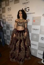 Kangana Ranaut walks for Manav Gangwani latest collection Begum-e-Jannat at the FDCI India Couture Week 2016 on 24 July 2016 (15)_57961f8dccf48.JPG