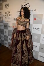 Kangana Ranaut walks for Manav Gangwani latest collection Begum-e-Jannat at the FDCI India Couture Week 2016 on 24 July 2016 (20)_57961f95af597.JPG