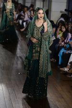 Model walks for Manav Gangwani latest collection Begum-e-Jannat at the FDCI India Couture Week 2016 on 24 July 2016 (116)_57961b5c40b20.JPG