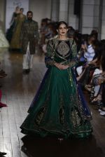 Model walks for Manav Gangwani latest collection Begum-e-Jannat at the FDCI India Couture Week 2016 on 24 July 2016 (118)_57961b5da274c.JPG