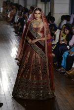 Model walks for Manav Gangwani latest collection Begum-e-Jannat at the FDCI India Couture Week 2016 on 24 July 2016 (154)_57961b77605d7.JPG