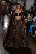Model walks for Manav Gangwani latest collection Begum-e-Jannat at the FDCI India Couture Week 2016 on 24 July 2016 (159)_57961b7aa2e82.JPG