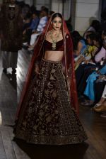 Model walks for Manav Gangwani latest collection Begum-e-Jannat at the FDCI India Couture Week 2016 on 24 July 2016 (160)_57961b7b47221.JPG