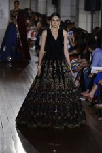 Model walks for Manav Gangwani latest collection Begum-e-Jannat at the FDCI India Couture Week 2016 on 24 July 2016 (76)_57961b3b55020.JPG
