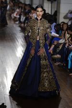 Model walks for Manav Gangwani latest collection Begum-e-Jannat at the FDCI India Couture Week 2016 on 24 July 2016 (93)_57961b4887b85.JPG