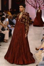Models walk the ramp displaying Rohit Bal_s latest collection Kehkashaan at the India Couture Week 2016 on July 24, 2016 (127)_579622572f56a.JPG