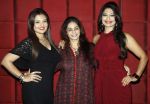 deepshikha,neena singh & aartii naagpal at a surprise party for Aartii Naagpal on 27th July 2016_5798a692109da.jpg
