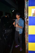 Sidharth Malhotra snapped together in Mumbai on 28th July 2016 (15)_579af924a6c44.JPG