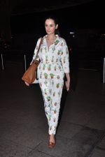 Evelyn Sharma snapped at airport on 1st Aug 2016 (12)_57a03a9e187c1.JPG