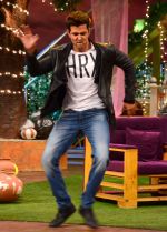 Hrithik Roshan promote Mohenjo Daro on the sets of The Kapil Sharma Show on 2nd Aug 2016 (119)_57a1734f0956a.JPG