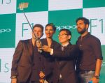 Sonam Kapoor, Yuvraj Singh, Dabboo Ratnani at Oppo F1s mobile launch in Mumbai on 3rd Aug 2016 (34)_57a2b7264b217.jpg