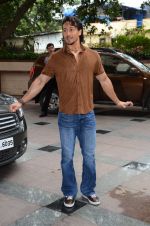 Tiger Shroff at Flying Jatt song launch at Radio City in Mumbai on August 3, 3016 (18)_57a2e48b3e2a2.JPG