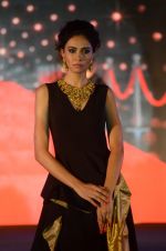 Model walk the ramp for IIJS show in Mumbai on 5th Aug 2016 (13)_57a56bfc9be87.JPG