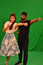 Remo D Souza, Jacqueline Fernandez snapped in Mumbai to promote The Flying Jatt on 6th Aug 2016 (57)_57a74644cf9ee.JPG