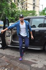 Sidharth Malhotra snapped for dream team practise on 6th Aug 2016 (10)_57a73985ced2b.JPG