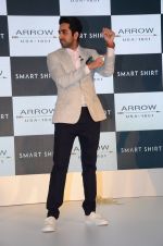 Ayushmann Khurrana at Arrow Smart Shirt launch in Mumbai on 9th Aug 2016 (30)_57aaaa1ea842f.JPG