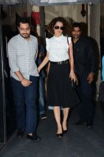 Kangana Ranaut snapped leaving recording studio on 10th Aug 2016 (13)_57ac8075b73e7.jpg