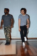 Tiger Shroff and Remo Dsouza promote A Flying Jatt at RCity on 12th Aug 2016 (23)_57af6671e5b6d.jpg