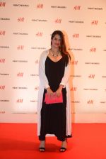 at h&m mubai launch on 11th Aug 2016 (63)_57af353397cbc.JPG