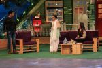 Sonakshi Sinha on the sets of The Kapil Sharma Show on 16th Aug 2016 (13)_57b3ee77a7351.JPG