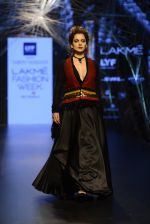 Kangana Ranaut walk the ramp for Tarun Tahiliani Show at Lakme Fashion Week 2016 on 23rd Aug 2016 (44)_57bd3b4dcc5b3.JPG