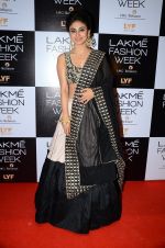 Mouni Roy at Payal Singhal and Priyadarshini Rao Red Carpet at Lakme Fashion Week 2016 on 26th Aug 2016 (157)_57c1848de2e19.JPG