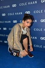 Sonam Kapoor at the launch of Cole Haan in India on 26th Aug 2016 (323)_57c17e02b4642.JPG