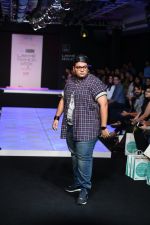 Model walk the ramp for Little Shilpa Show at Lakme Fashion Week 2016 on 28th Aug 2016 (352)_57c3c3b27a7a4.JPG