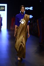 Model walk the ramp for Payal Khandwala Show at Lakme Fashion Week 2016 on 28th Aug 2016 (293)_57c3c96c0cd92.JPG