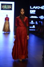 Model walk the ramp for Payal Khandwala Show at Lakme Fashion Week 2016 on 28th Aug 2016 (396)_57c3ca72e2afe.JPG