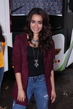 Shraddha Kapoor snapped on the sets of Rock on 2 on 30th Aug 2016 (34)_57c6841186cc3.JPG