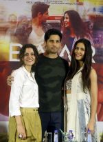 Sidharth Malhotra and Katrina Kaif in Kolkatta on 31st Aug 2016 (50)_57c7dac992da4.jpg