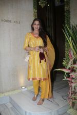 Sonali Bendre at Manish Malhotra_s house on 6th Sept 2016 (14)_57d10082c0569.jpg