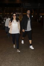 Sunny Leone snapped at airport on 12th Sept 2016 (29)_57d76cb49a6f5.JPG