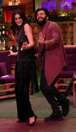 Riteish Deshmukh, Nargis Fakhri on the sets of The Kapil Sharma Show on 15th Sept 2016 (12)_57db93a54b256.jpg