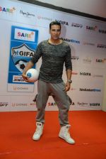 Akshay Kumar at HT GIFA Football event on 24th Sept 2016 (17)_57eab16651cbf.jpg