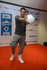 Akshay Kumar at HT GIFA Football event on 24th Sept 2016 (26)_57eab16db0c4d.jpg