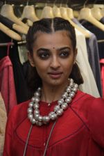 Radhika Apte unveil Festive Edit of new Luxury Pret label AMOH by Designers Monica & Karishma of JADE on 26th Sept 2016 (32)_57eaa7fa17d76.JPG