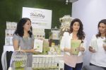 Twinkle Khanna during the launch of Godrej Nature_s Basket Healthy Alternatives products in Mumbai on 27th Sept 2016 (27)_57ec01a75a625.JPG