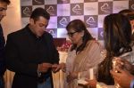 Salman Khan, Salma Khan, Arpita Khan at Being Human jewellery launch on 30th Sept 2016 (22)_57f0ef756c9ca.jpg